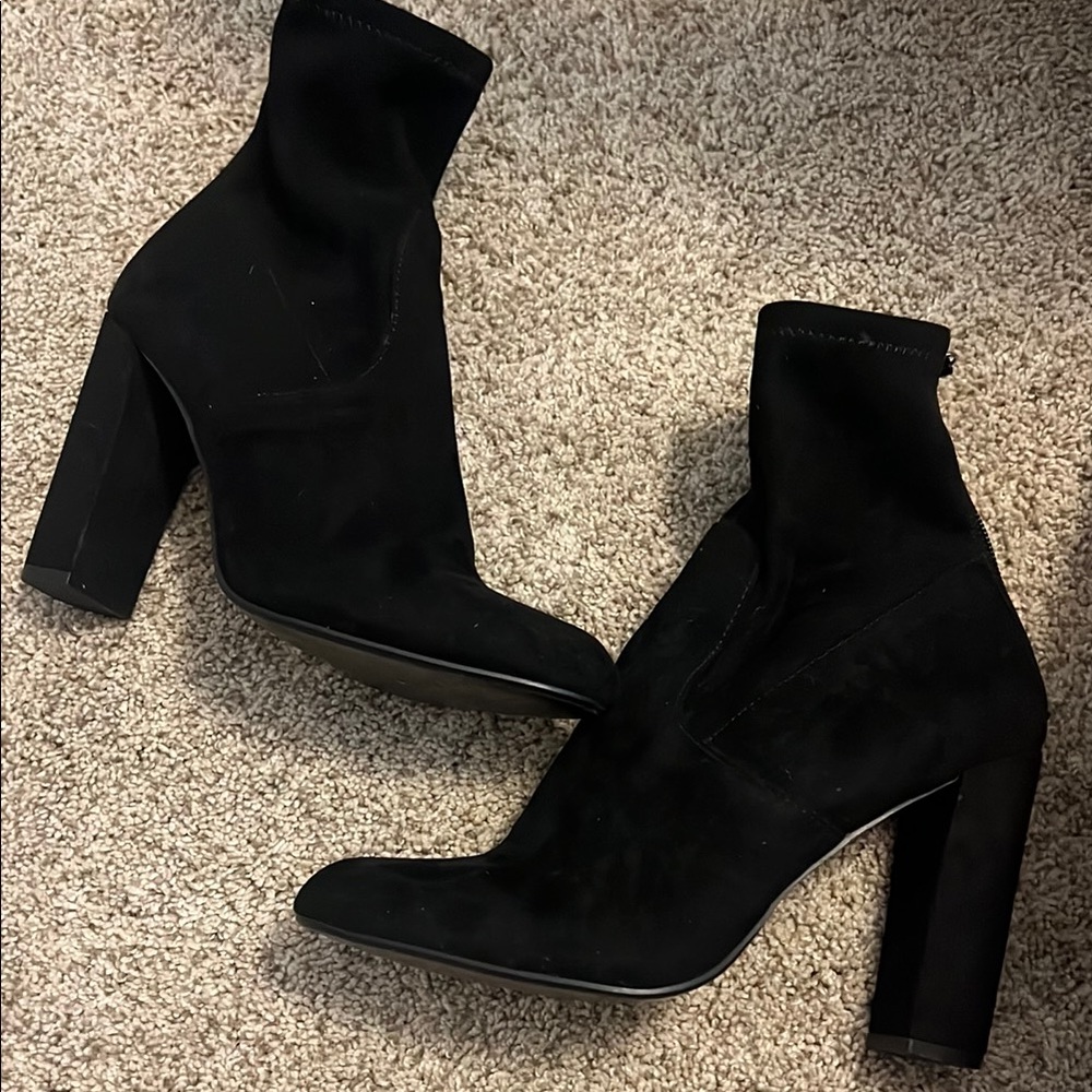 Steve Madden Black Heeled Boots Sleek Modern Design